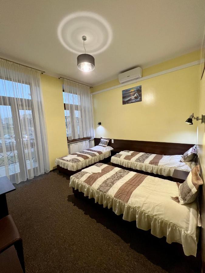 Apartamenty Ostrowiec - Pokoje Goscinne Centrum Ostrowiec Świętokrzyski Exteriér fotografie