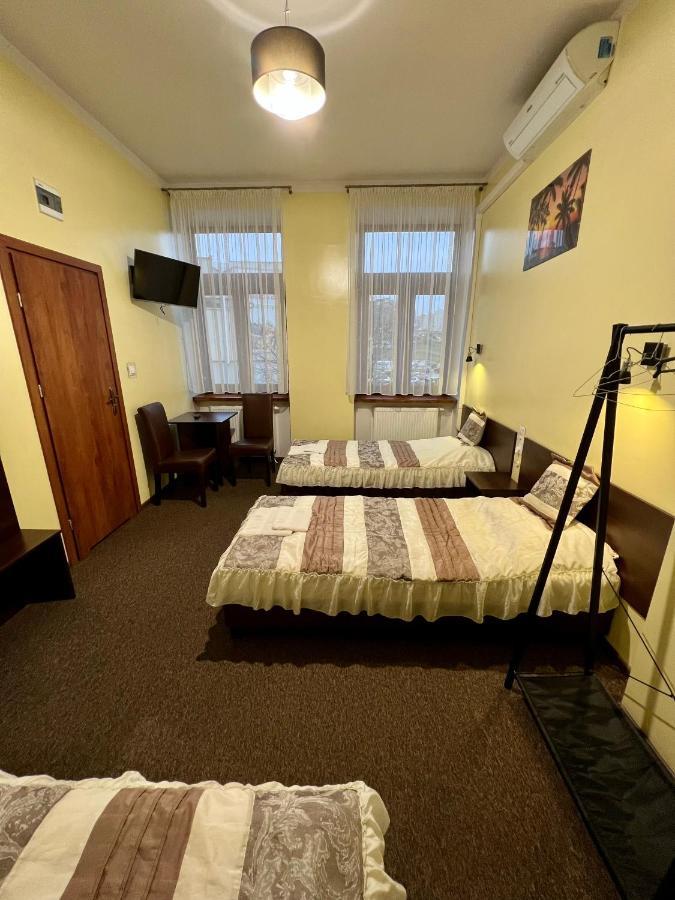 Apartamenty Ostrowiec - Pokoje Goscinne Centrum Ostrowiec Świętokrzyski Exteriér fotografie