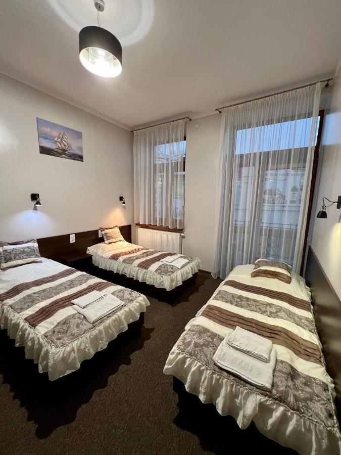 Apartamenty Ostrowiec - Pokoje Goscinne Centrum Ostrowiec Świętokrzyski Exteriér fotografie