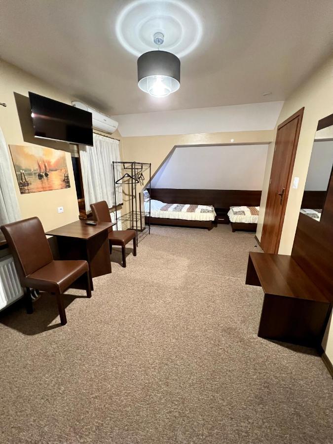 Apartamenty Ostrowiec - Pokoje Goscinne Centrum Ostrowiec Świętokrzyski Exteriér fotografie