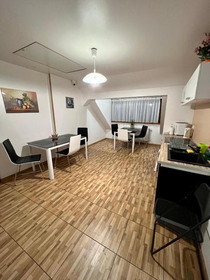 Apartamenty Ostrowiec - Pokoje Goscinne Centrum Ostrowiec Świętokrzyski Exteriér fotografie