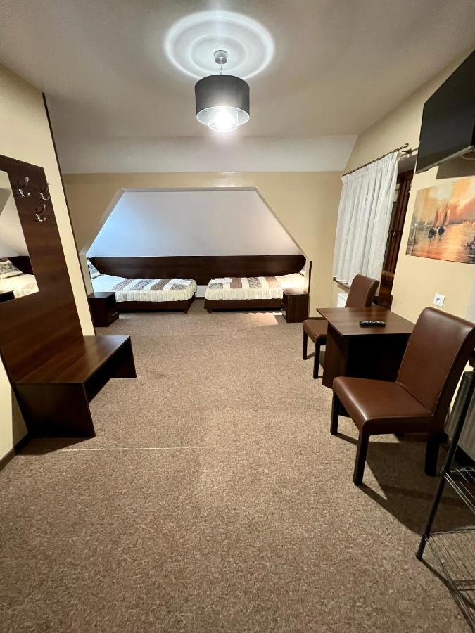 Apartamenty Ostrowiec - Pokoje Goscinne Centrum Ostrowiec Świętokrzyski Exteriér fotografie